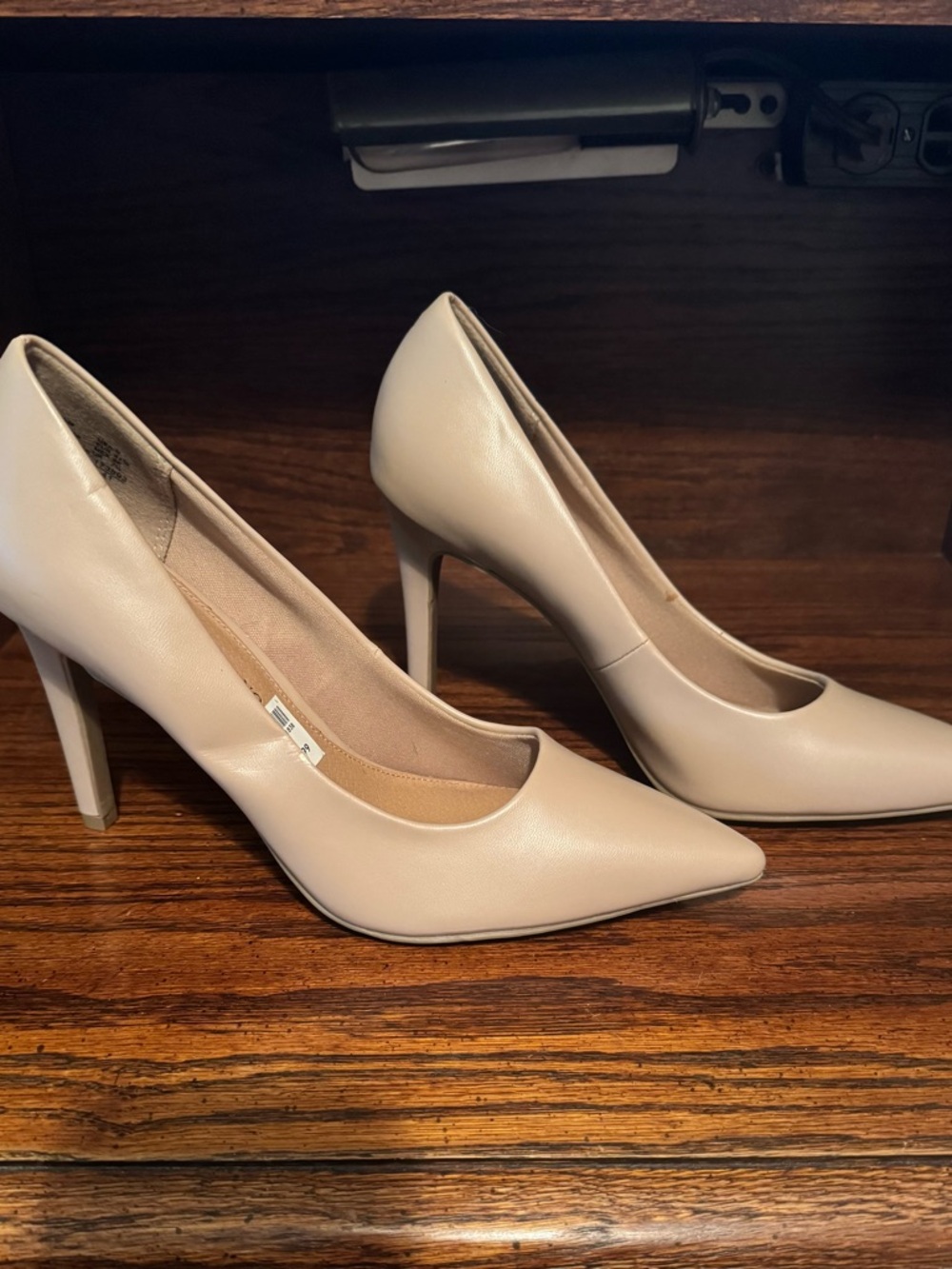 Christian Siriano Beige Pointed-Toe Pumps - Picture 2 of 4